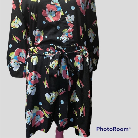 Yumi Kim romper size Large black with pink/yellow/blue flowers - Picture 8 of 8